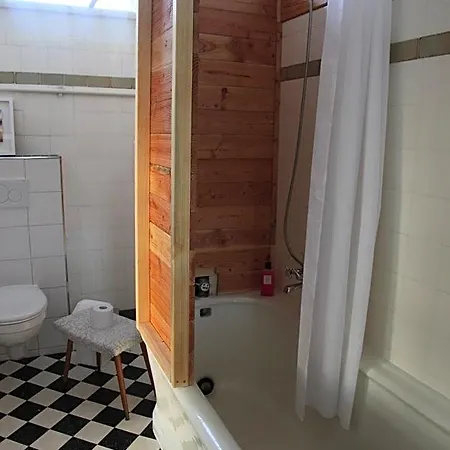 Ahoi Bed & Breakfast 3*